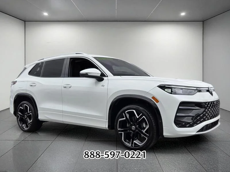 Used 2025 WHITE Volkswagen 2.0T SEL R-LINE image 7