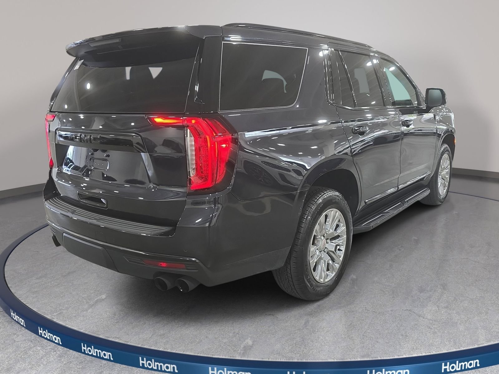 Used 2024 Silver GMC Denali image 6