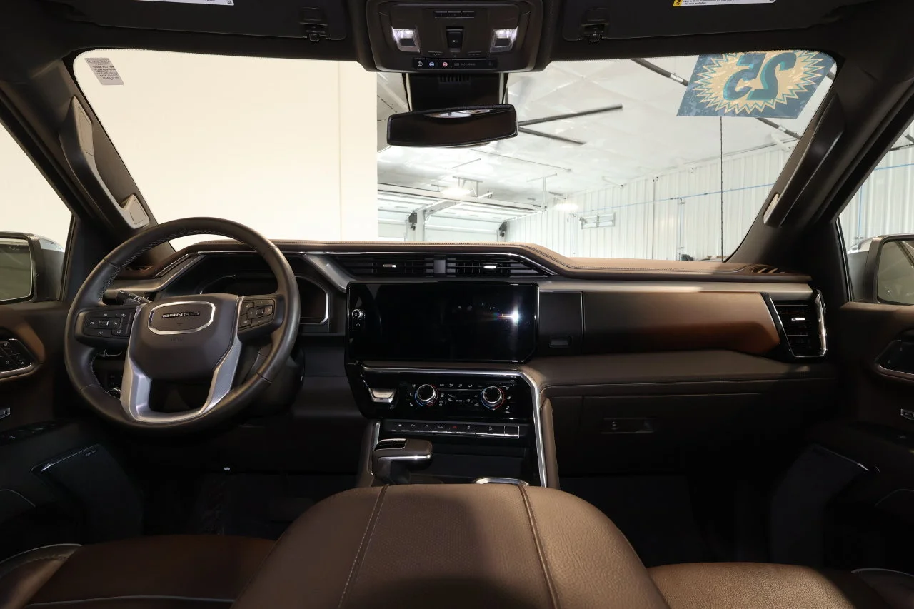 Used 2025 White Frost Tricoat GMC Denali image 30