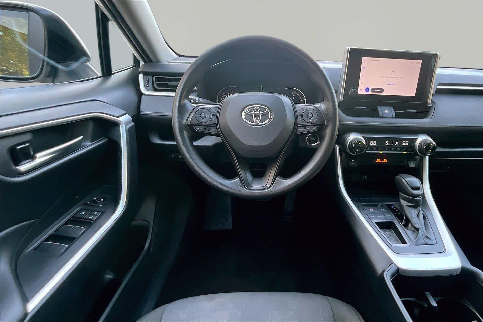 Used 2025 Ice Cap Toyota XLE image 6