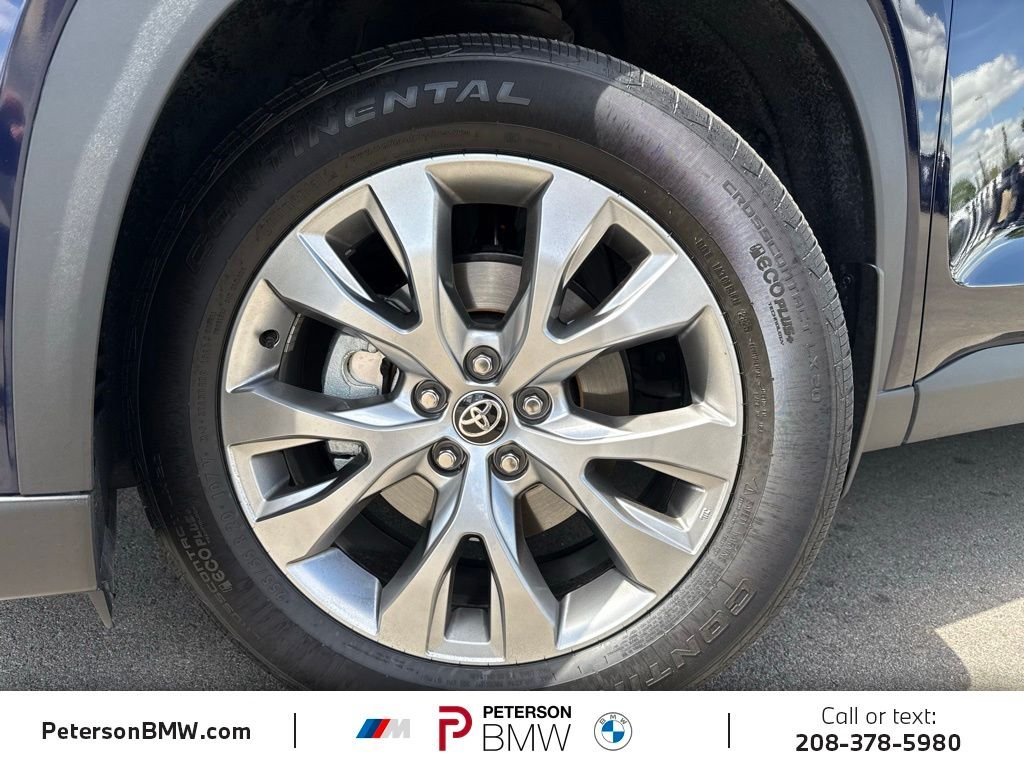 Used 2025  Toyota Limited image 31