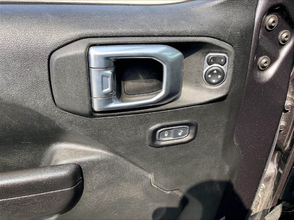 Used 2021 Gray Jeep Unlimited Sport S image 34
