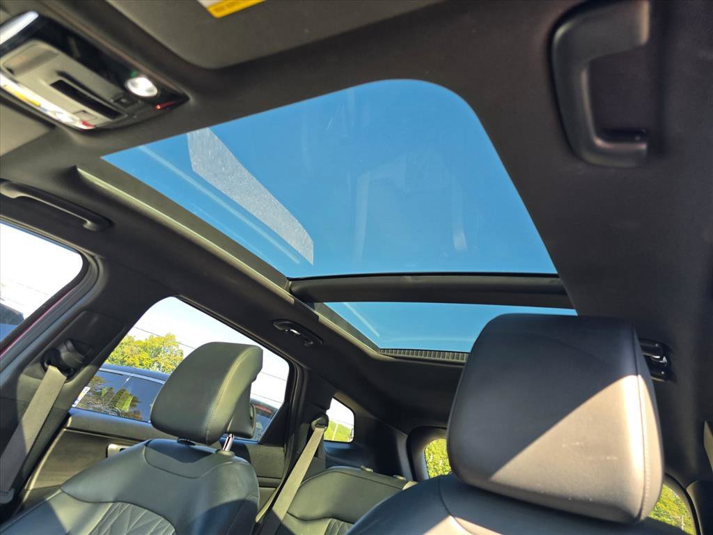 Used 2023 Red Kia X-Line image 8