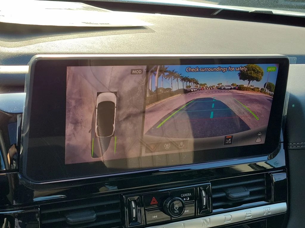 New 2026 White Nissan Platinum image 32