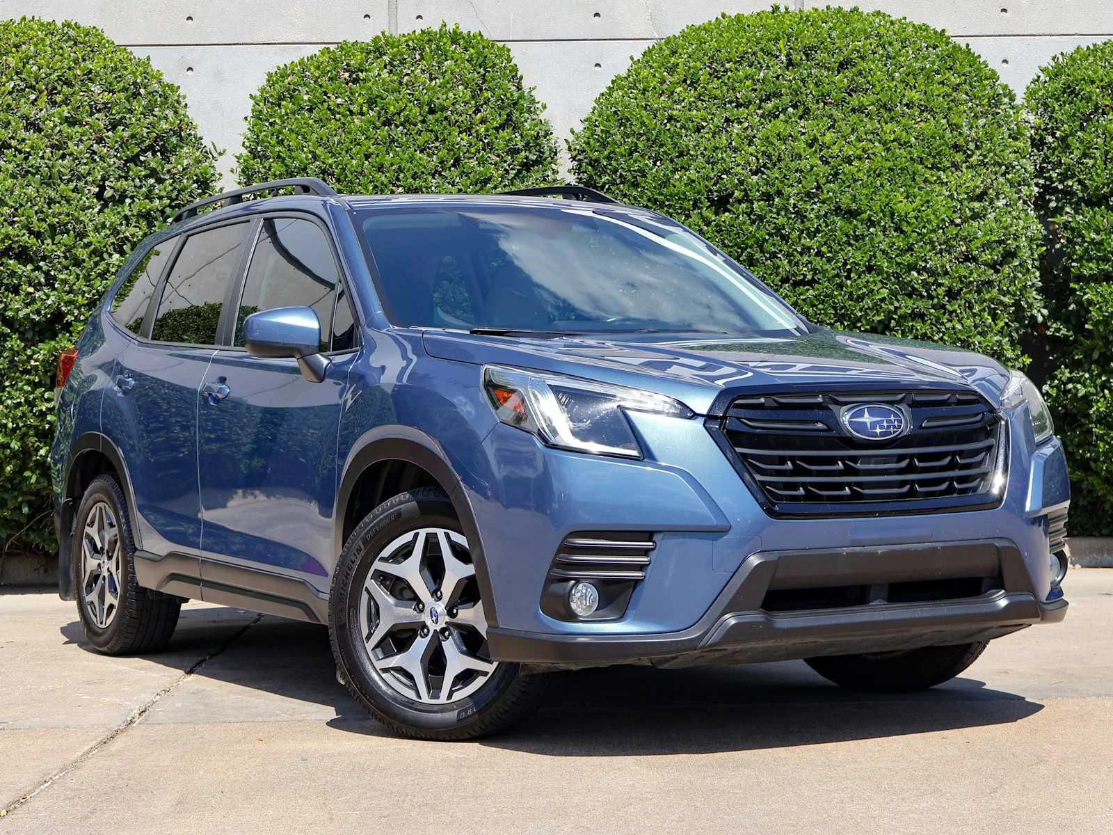 Used 2023 Horizon Blue Pearl Subaru Premium image 3