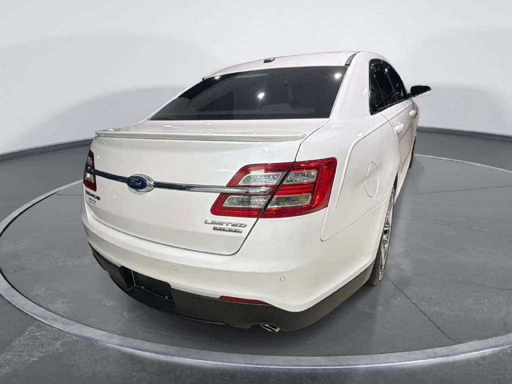 Used 2018 White Ford Limited image 7