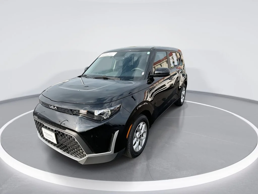 Used 2025 Black Kia LX image 4