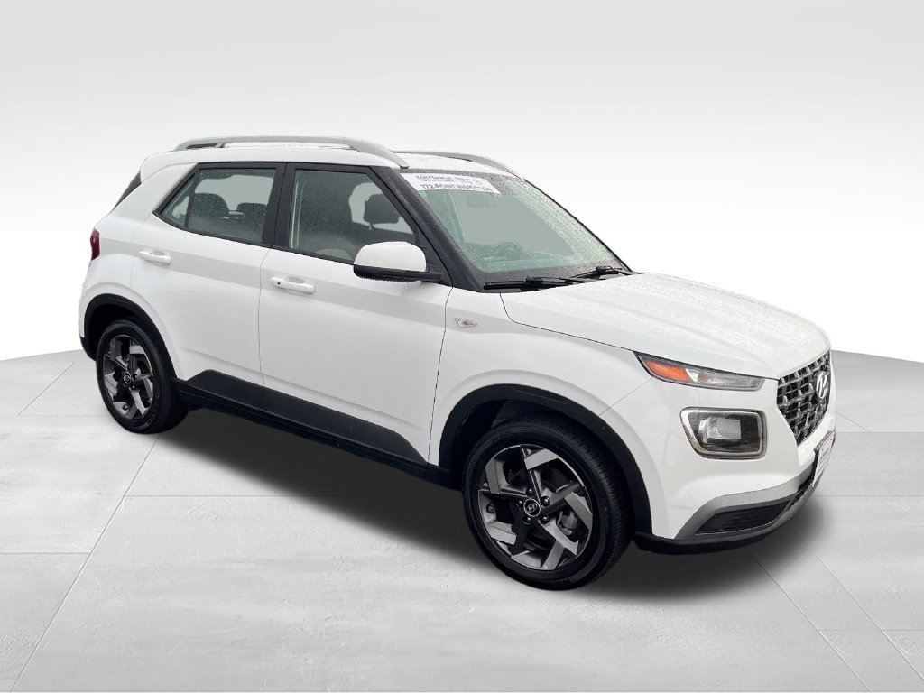 Used 2025 White Hyundai SEL image 7