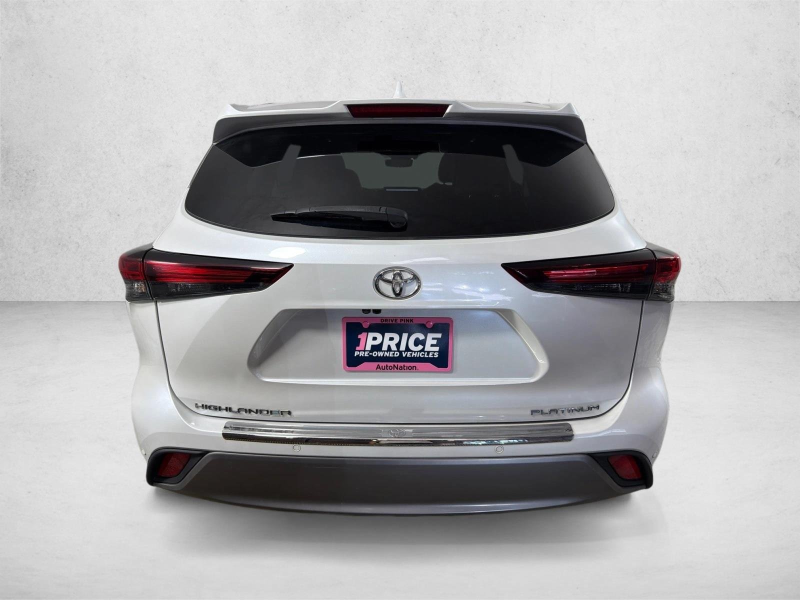 Used 2024 Wind Chill Pearl Toyota Platinum image 6