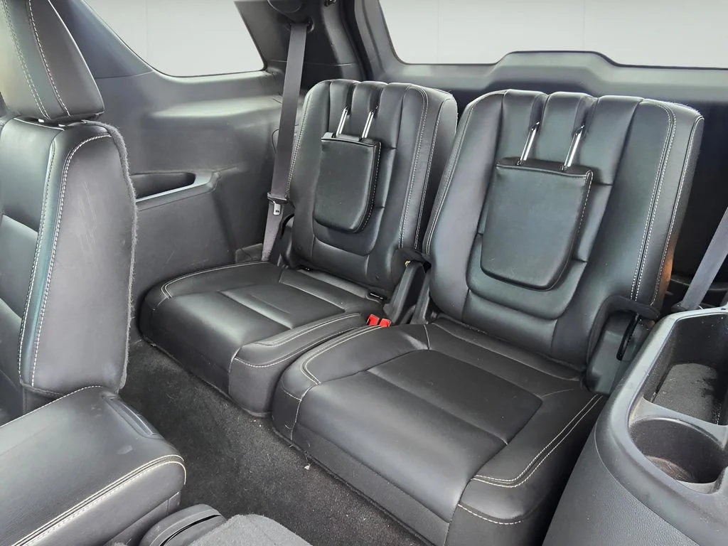 Used 2015 Magnetic Metallic Ford Sport image 13