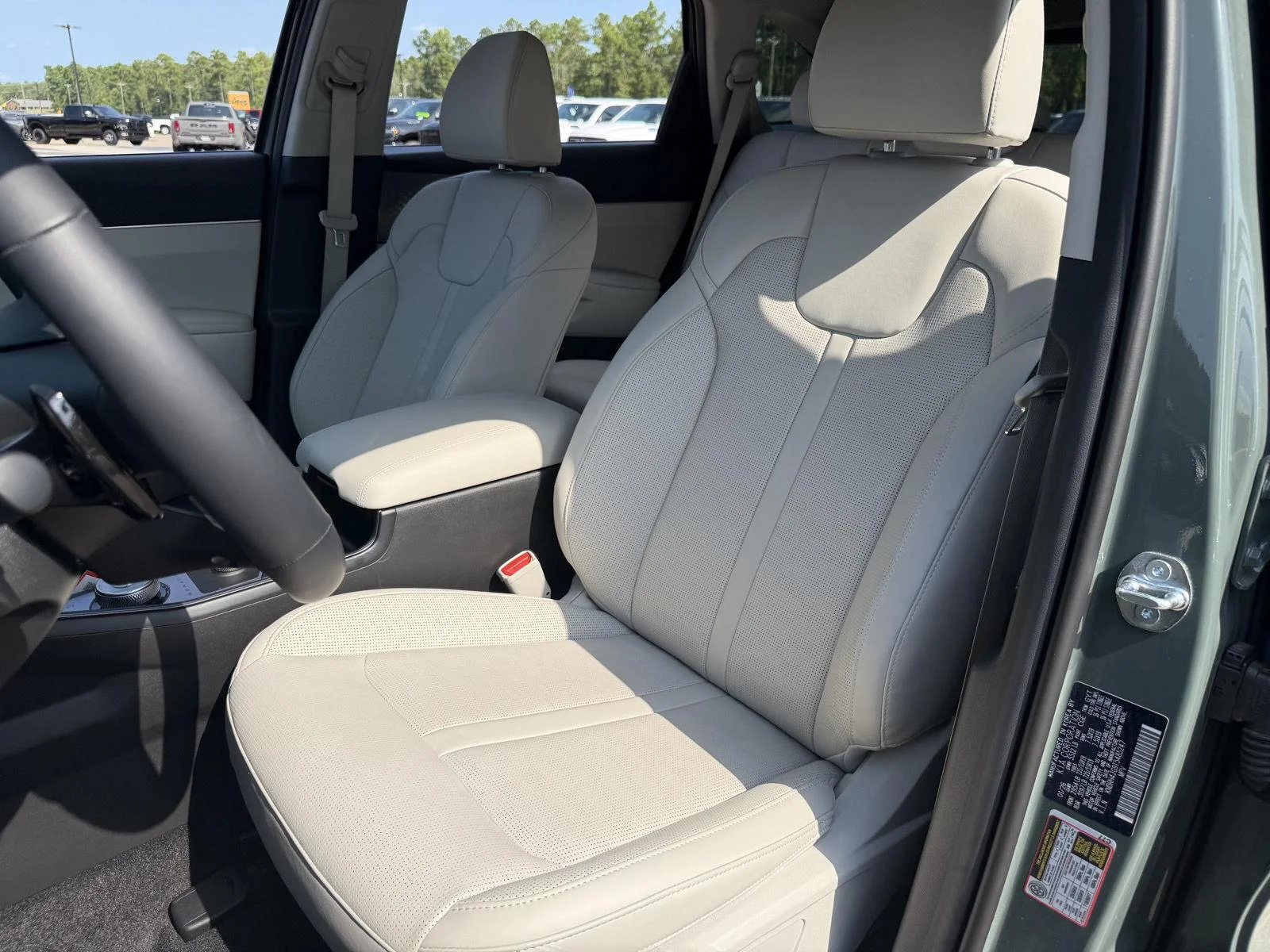 Used 2026 Cityscape Green Kia EX image 17