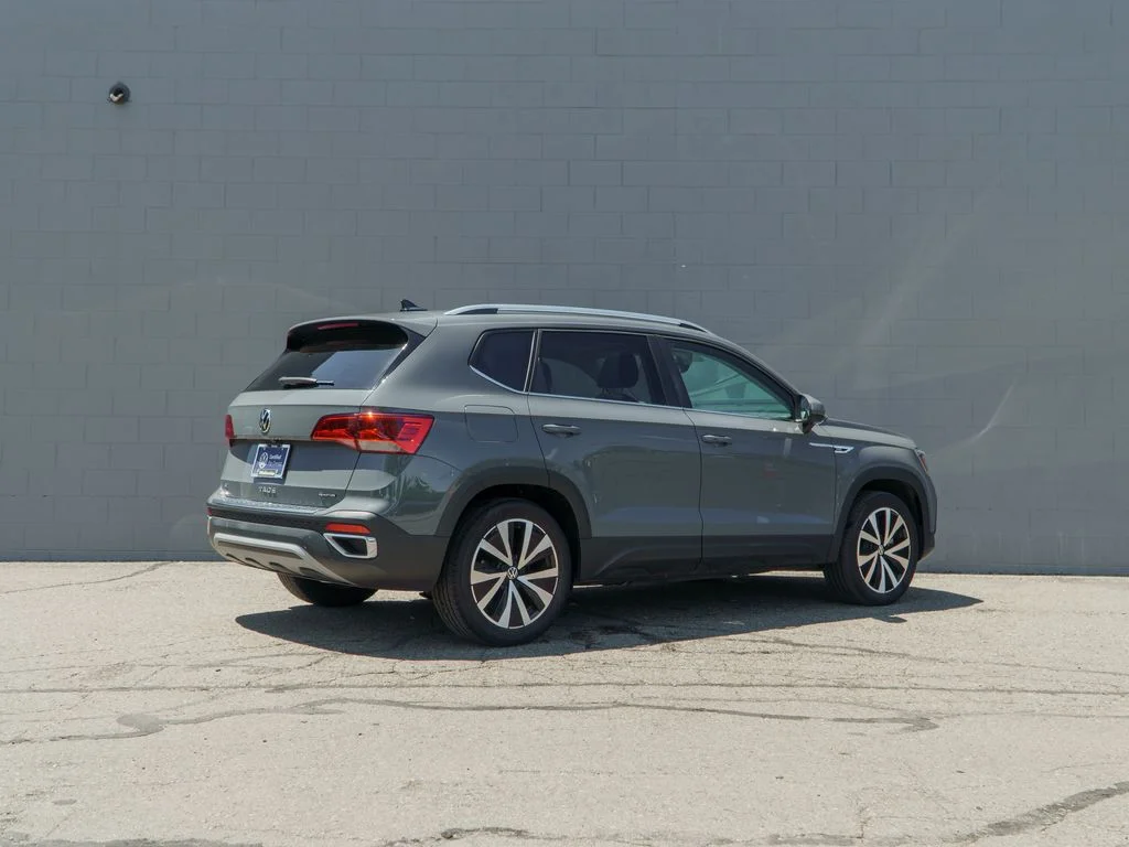 Used 2023 Gray Volkswagen 1.5T SE image 7