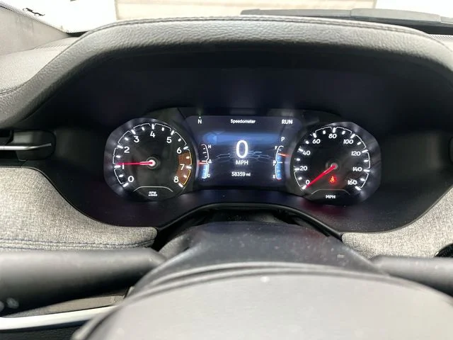 Used 2024 White Jeep Latitude image 11