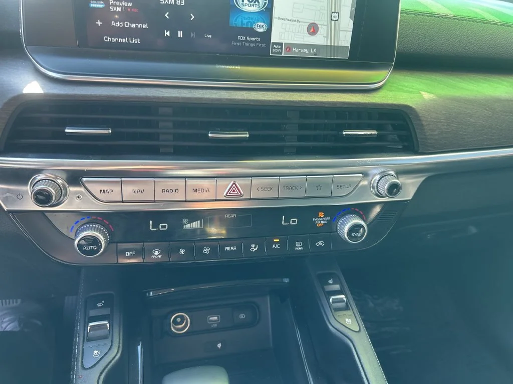 Used 2022 Black Kia EX image 21