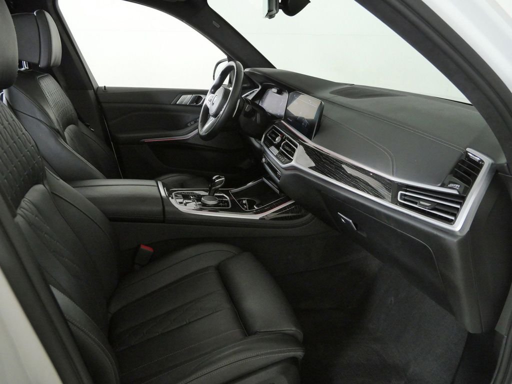 Used 2022 Alpine White BMW M50i image 21
