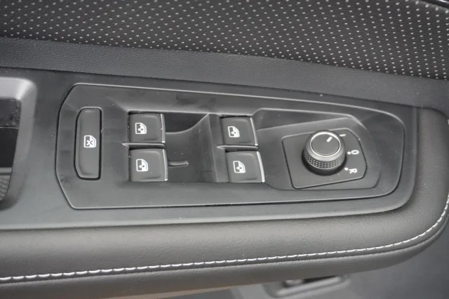 New 2026 Pure Gray Volkswagen 2.0T SE w/Technology image 17
