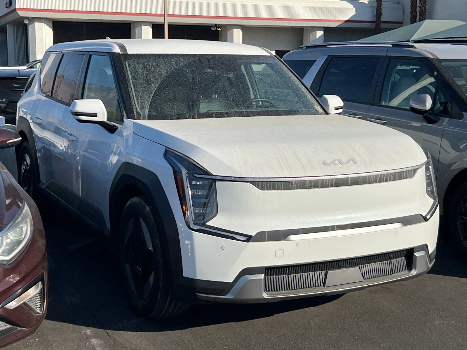 Used 2024 White Kia Light Long Range image 2