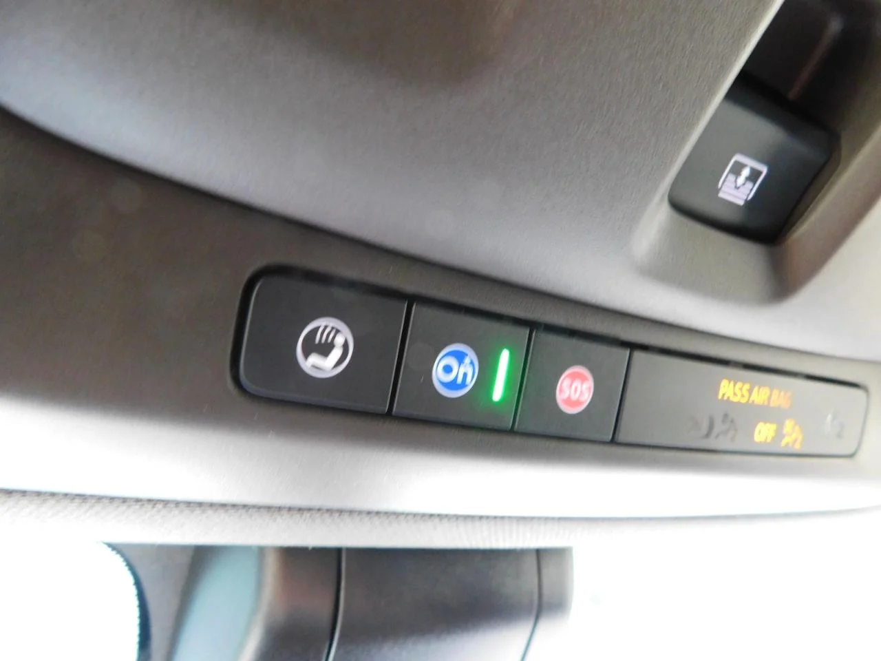 Used 2021 White GMC 4WD 4dr Denali image 59
