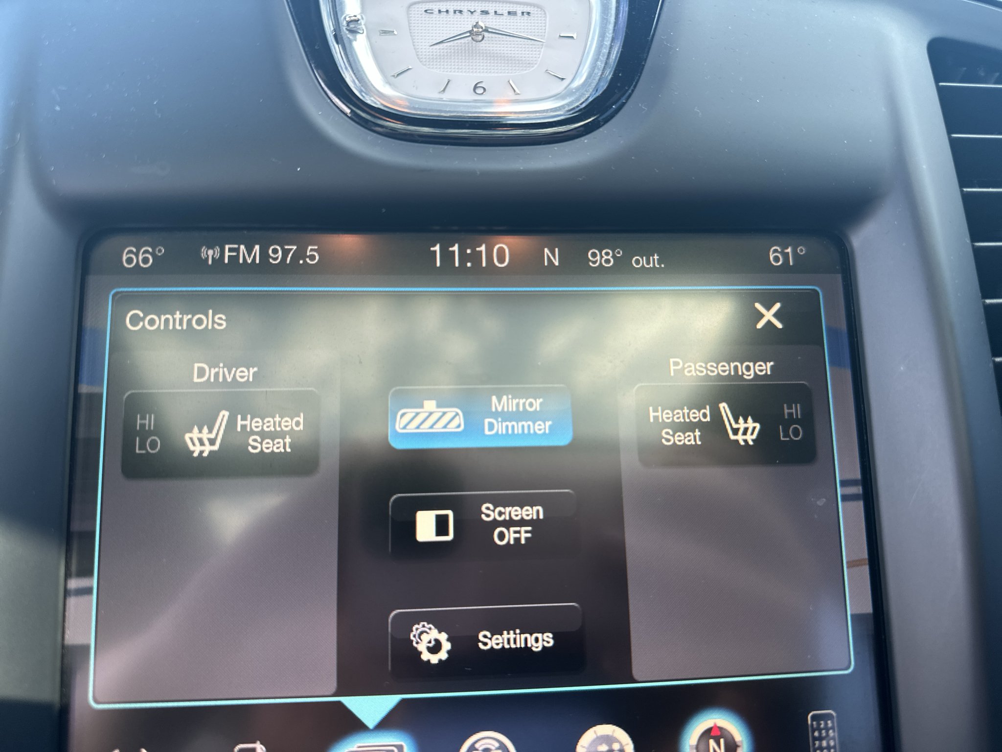 Used 2016 Jazz Blue Pearlcoat Chrysler Base image 23
