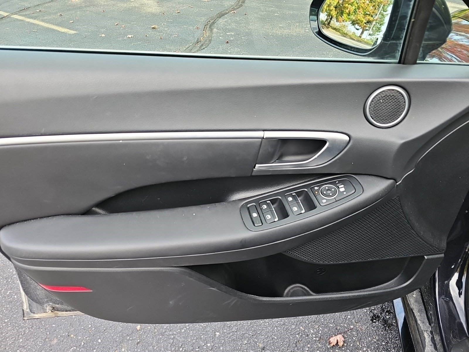 Used 2024 Carbon Blue Hyundai SEL image 17