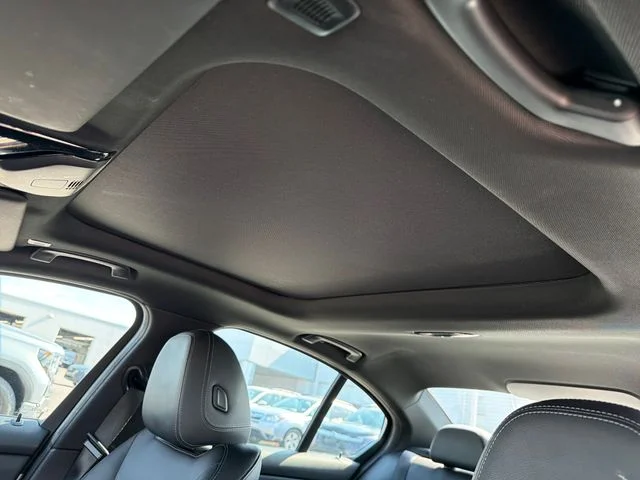 2023 BMW 3 Series 330i - Photo 16