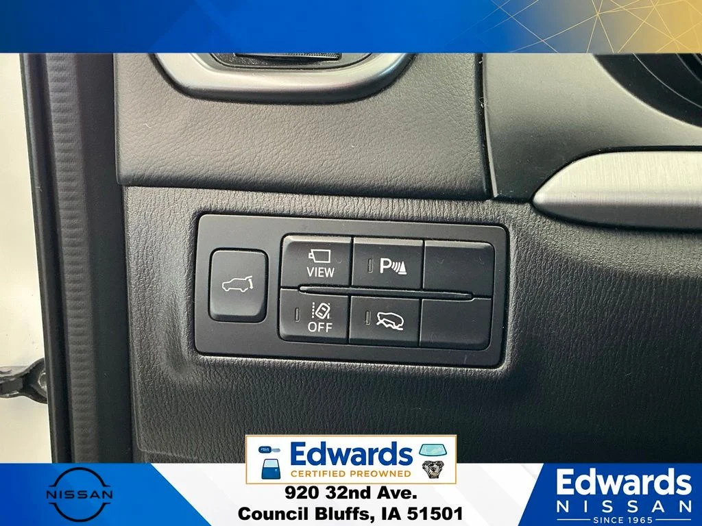 Used 2021 White Mazda Grand Touring image 32