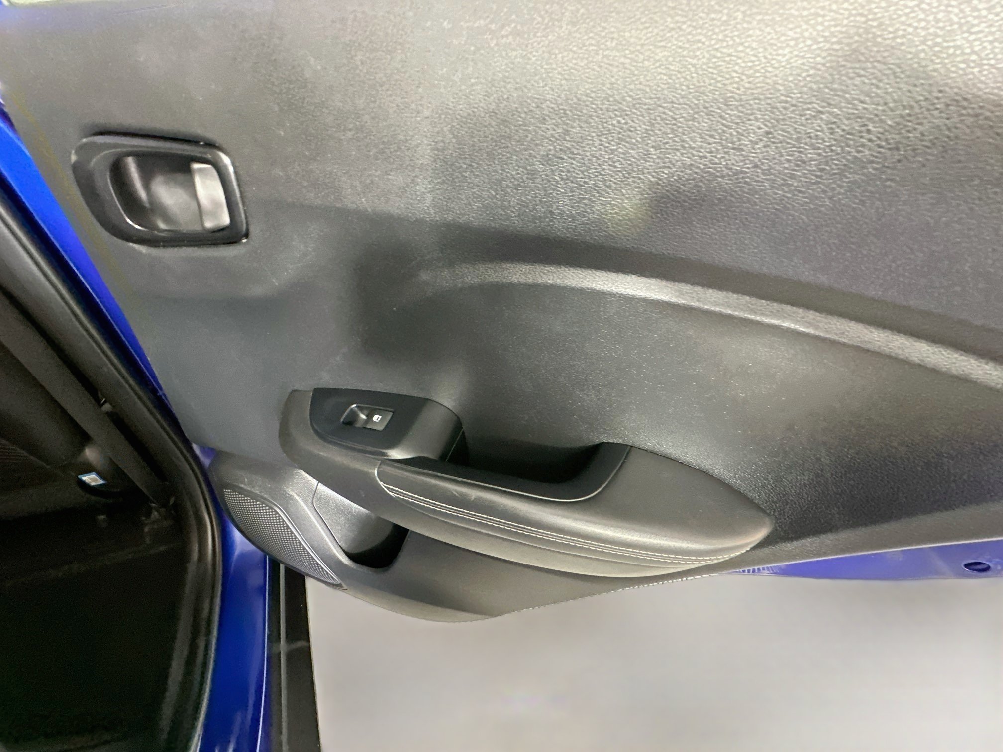 Used 2022 Intense Blue Hyundai Limited image 27