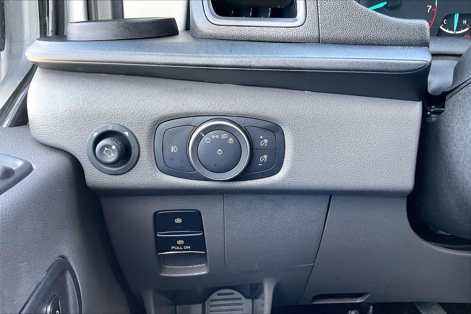 Used 2025 Oxford White Ford  image 30