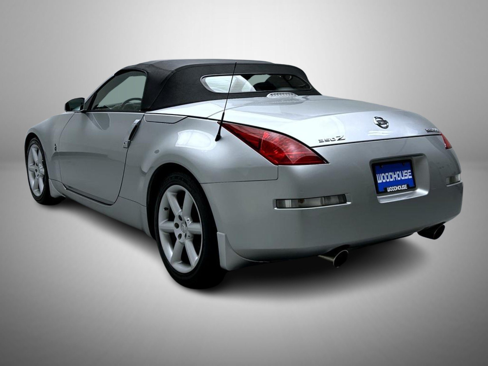 Used 2005 Silver Nissan Grand Touring image 7