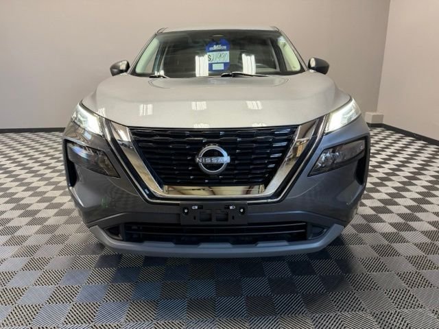 Used 2023 Gun Metallic Nissan S image 4