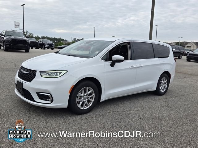 Used 2023 White Chrysler Touring L image 3