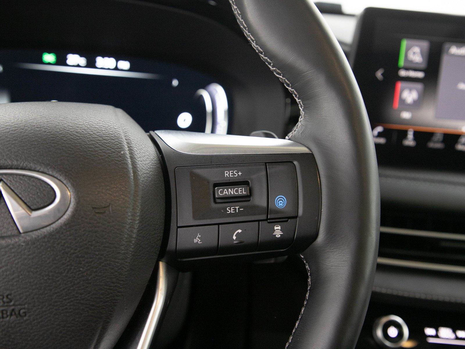 Used 2023 Graphite Shadow INFINITI Sensory image 31