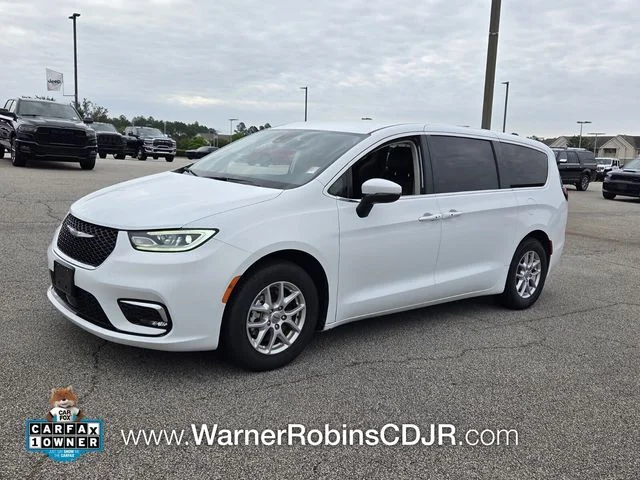 Used 2023 White Chrysler Touring L image 3