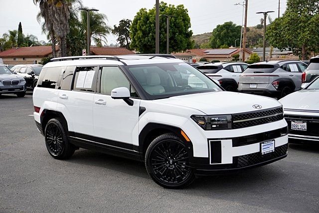 Used 2025 White Hyundai Calligraphy image 2