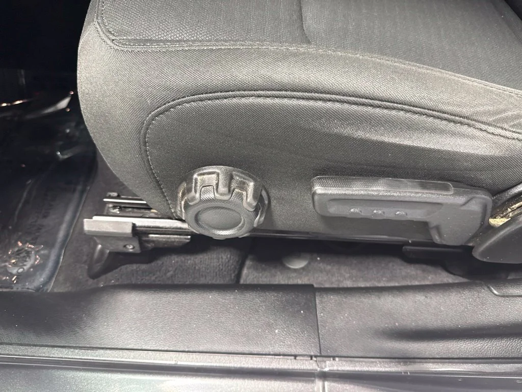 Used 2019 Gray Jeep Sport S image 15