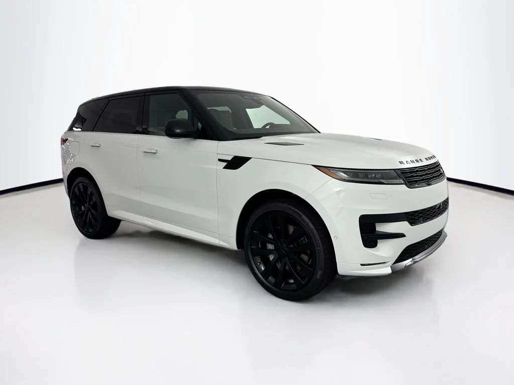 New 2026 Fuji White Land Rover Dynamic SE image 3