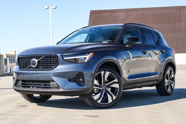 2026 Volvo XC40