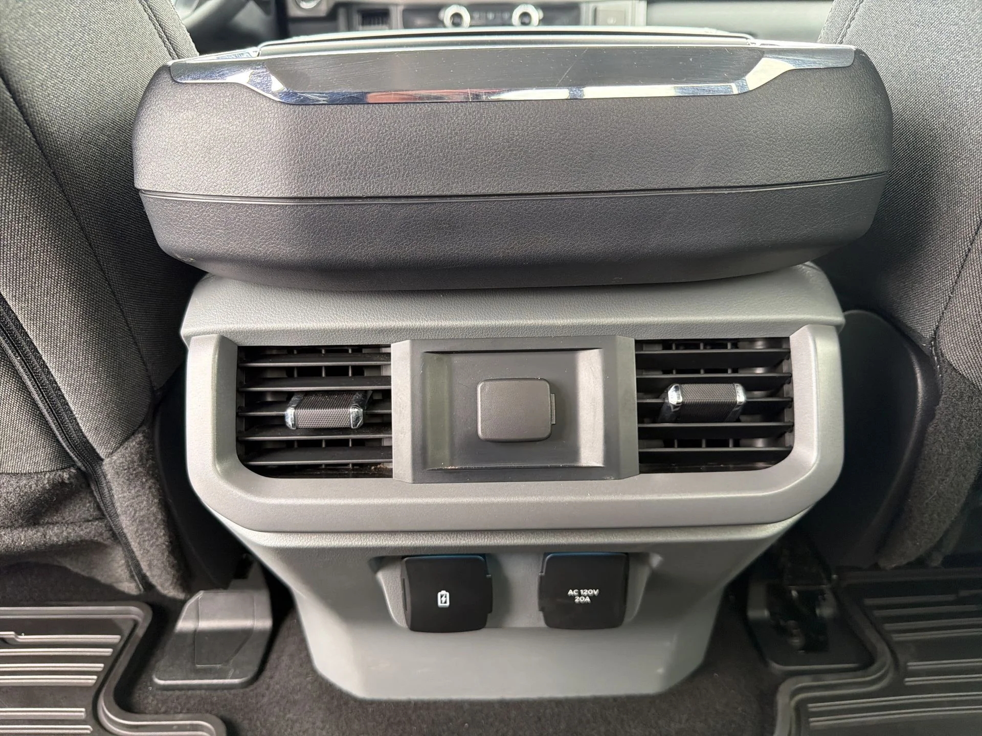 Used 2024 Red Metallic Ford XLT image 4