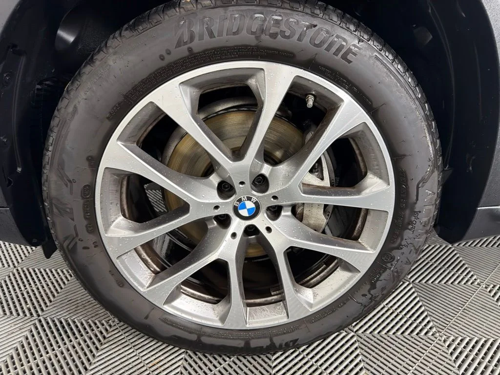 Certified Used 2026 Alpine White BMW xDrive40i image 10