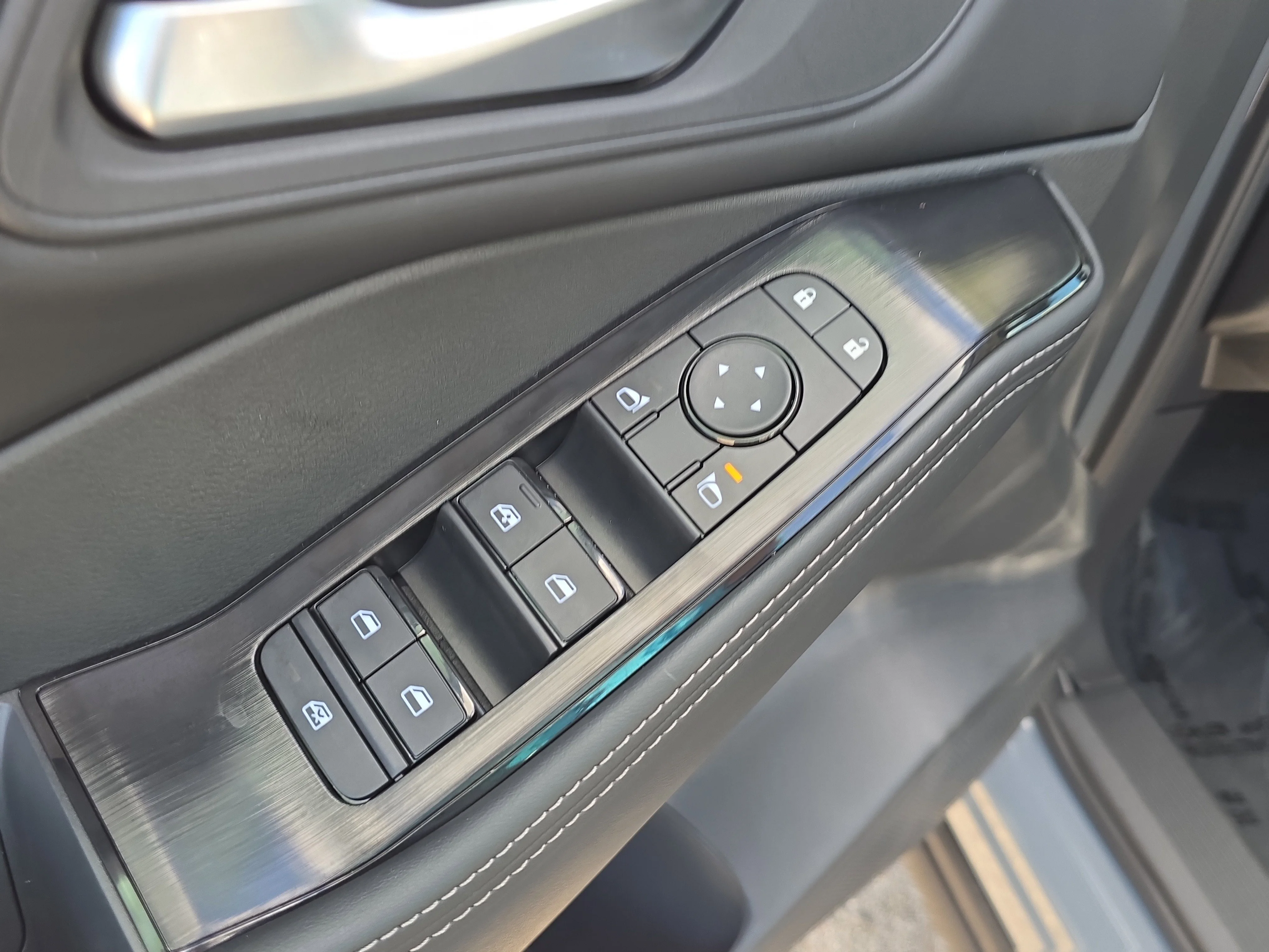 New 2026 Boulder Gray Pearl Nissan SV image 20