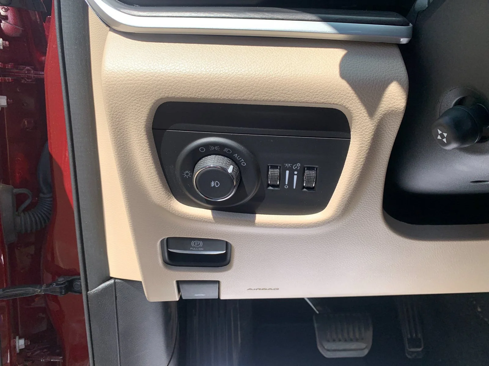 Used 2024 Red Jeep Limited 4x4 image 30