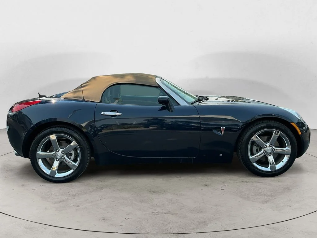 Used 2007 Blue Pontiac Base image 4