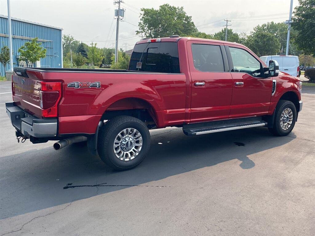 Used 2022 Rapid Red Metallic Tinted Clearcoat Ford XLT image 11