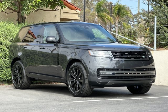 New 2027 Carpathian Grey Land Rover SE image 7