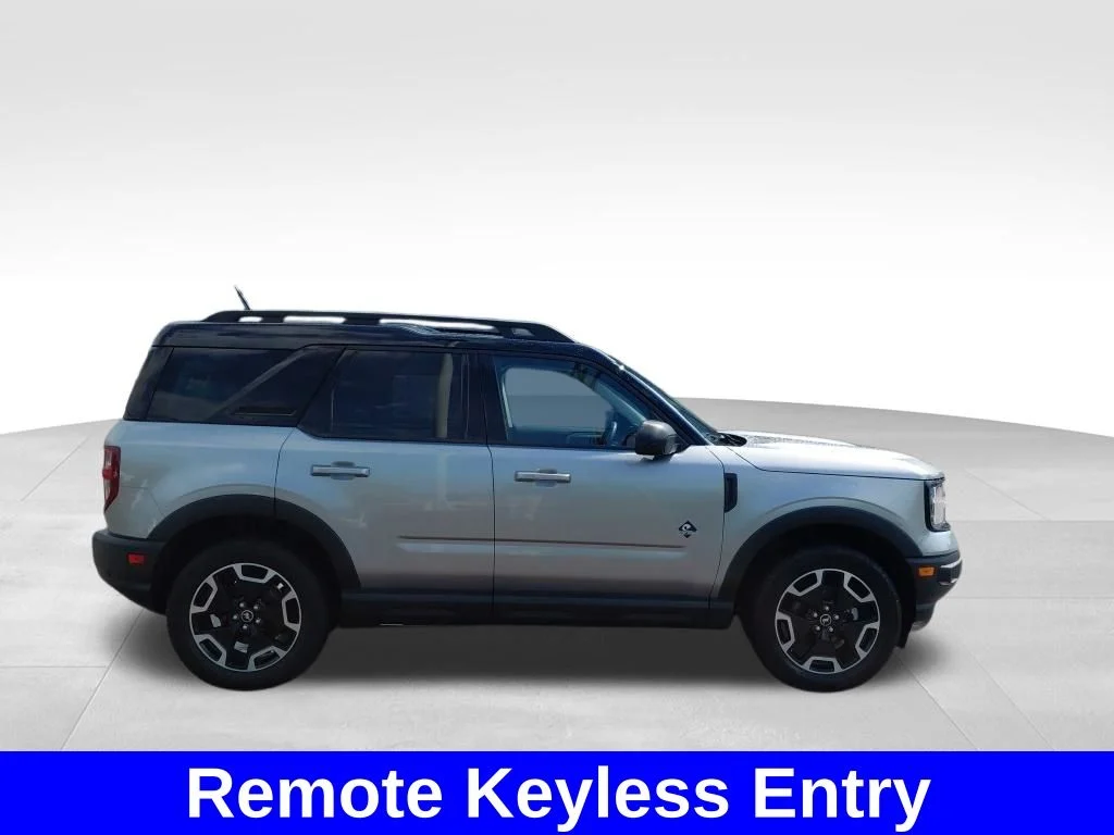 Used 2023 Silver Metallic Ford Outer Banks image 9
