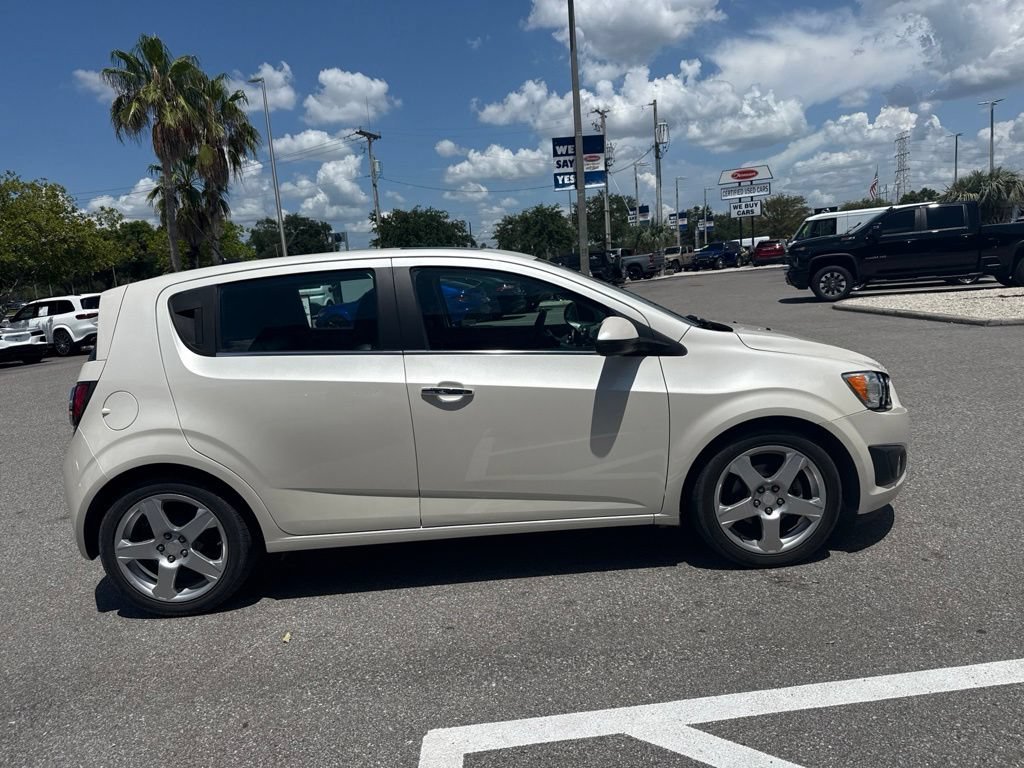 Used 2013 White Diamond Tricoat Chevrolet LTZ image 4