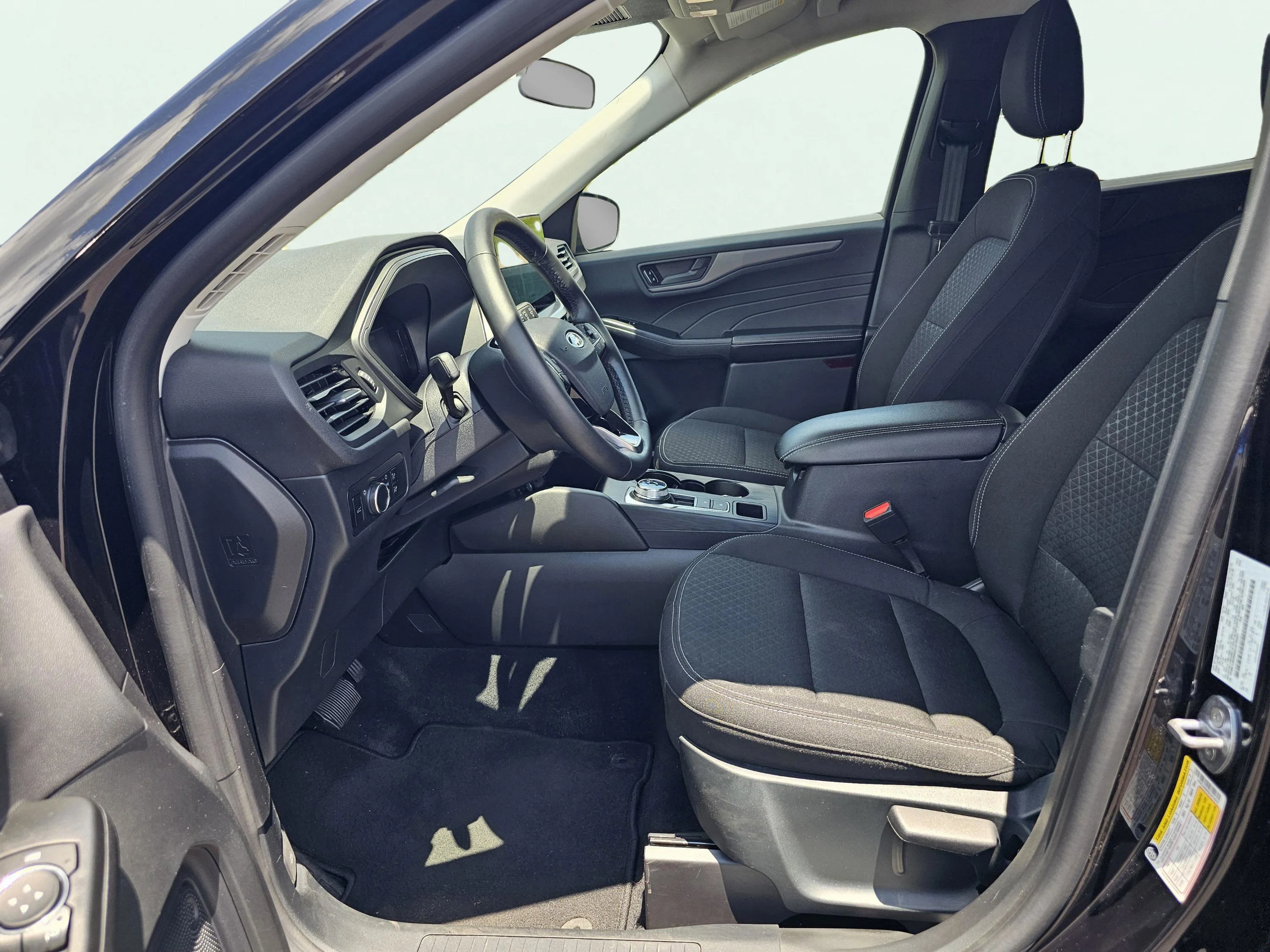 Used 2025 Agate Black Metallic Ford Active image 17
