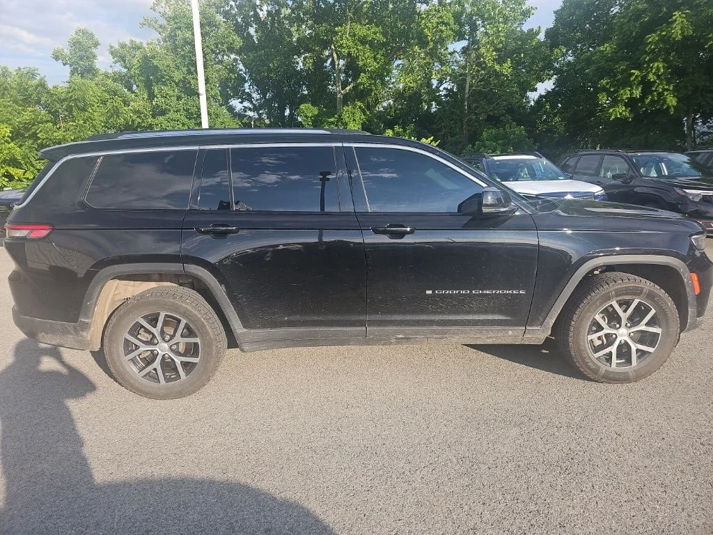 Used 2023 Black Jeep Limited image 4