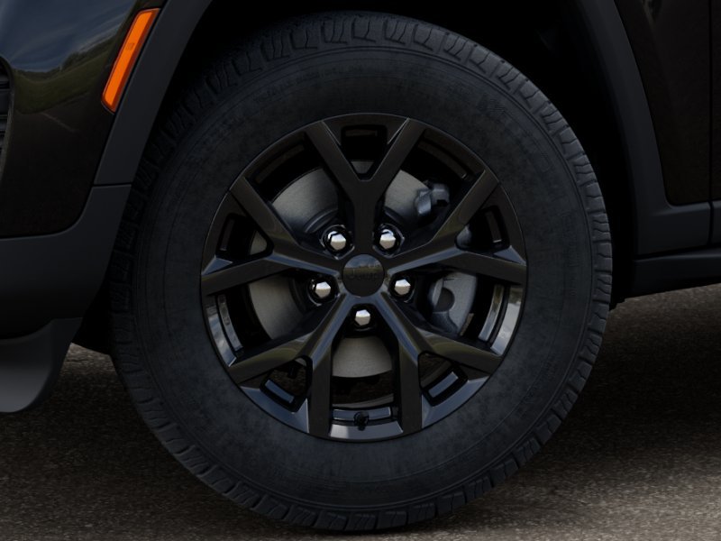 New 2025 Diamond Black Crystal Pearl-Coat Exterior Paint Jeep Altitude image 34