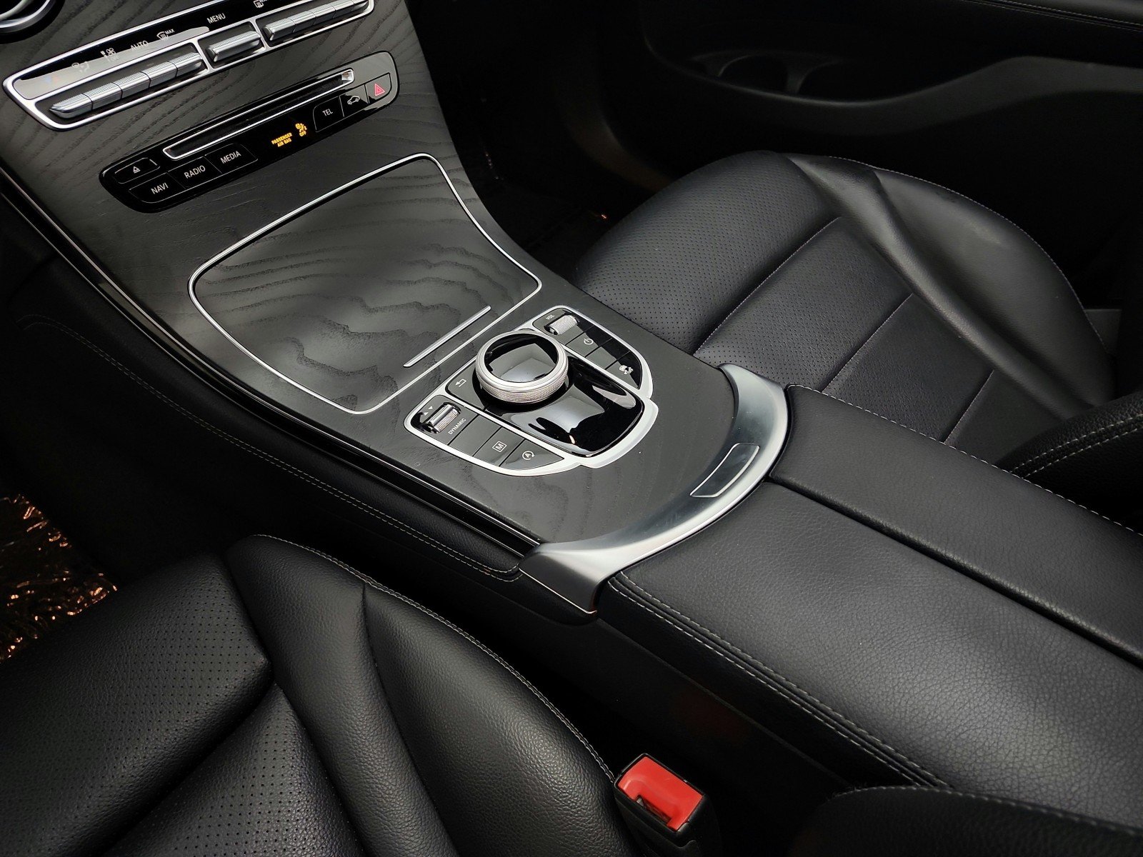 Used 2019 Black Mercedes-Benz GLC 300 SUV image 11